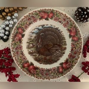 New Royal Stafford Turkey Plate Thanksgiving/Christmas/Holiday Collectibles🍁🦃